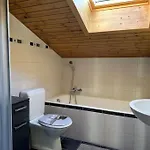 De Charme En Attique Dans Un Petit *