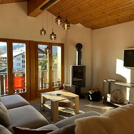 De Charme En Attique Dans Un Petit Lejlighed