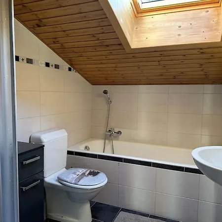 De Charme En Attique Dans Un Petit *