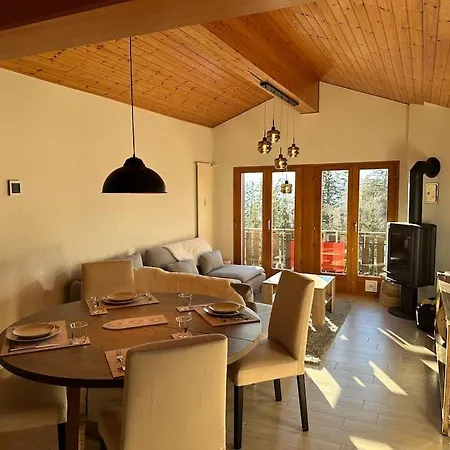 De Charme En Attique Dans Un Petit Daire *